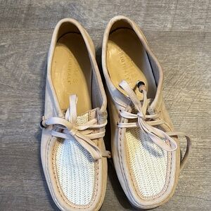 Clarks Women's light pink and White Moccasins